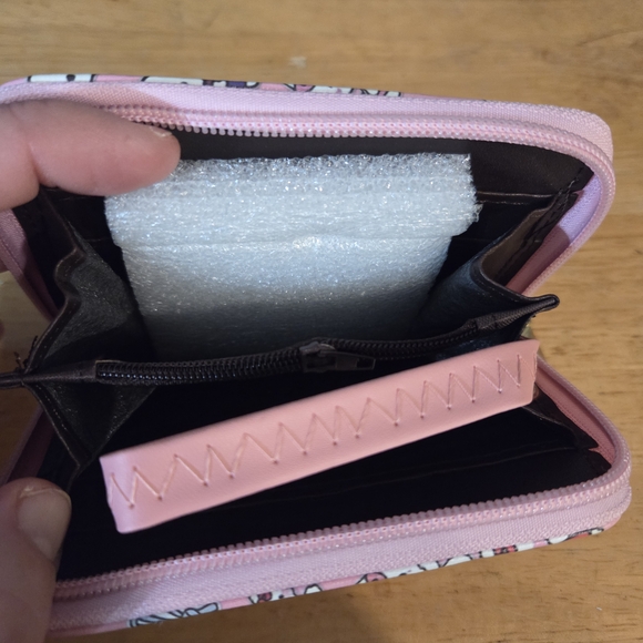 Sanrio Pink Hello Kitty Wallet - Picture 5 of 5